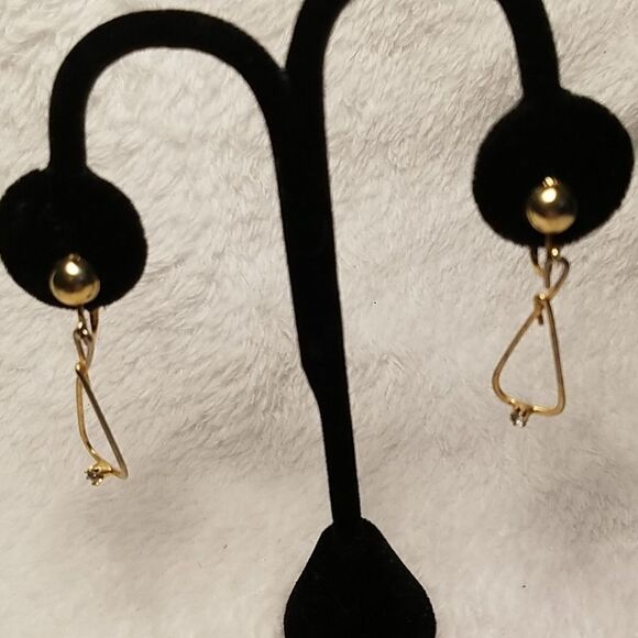 Vintage Gold Dangling Clip On Earrings - Picture 1 of 2